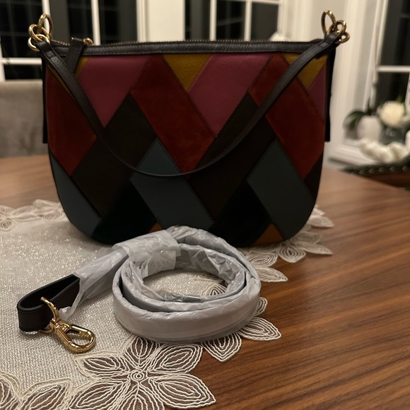 Fossil Multicolor Chevron Pattern Shoulder Bag New without Tag - Picture 4 of 6